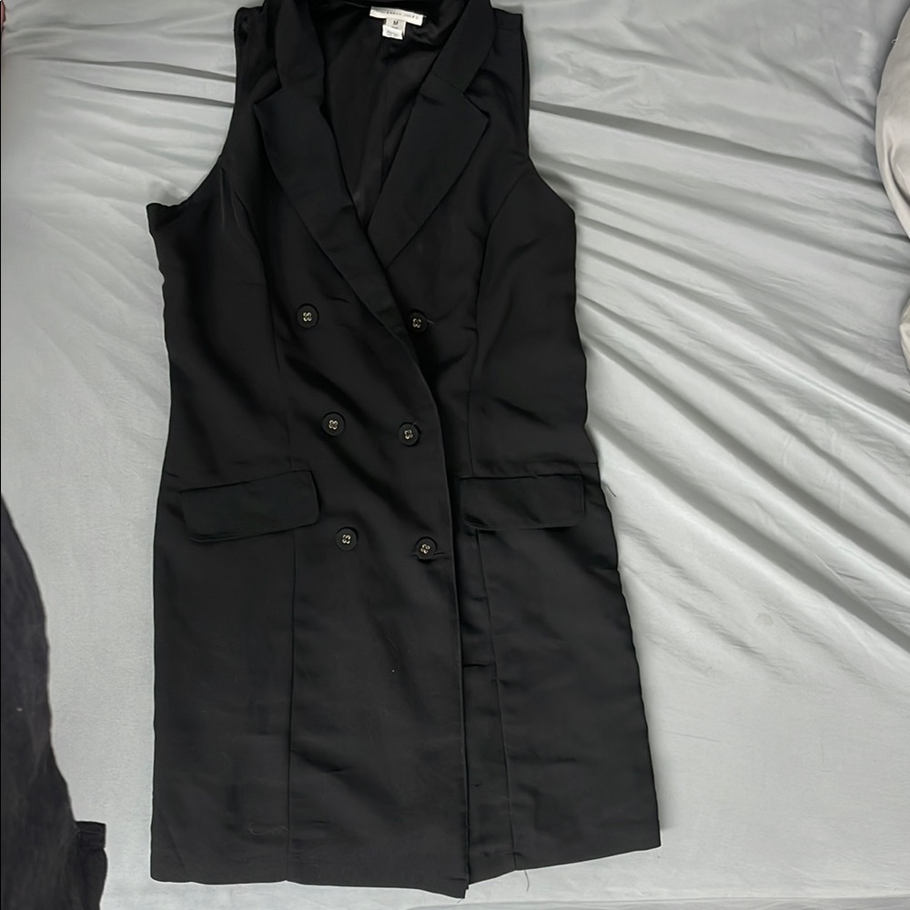 Black Sleeveless Double-Breasted Dress